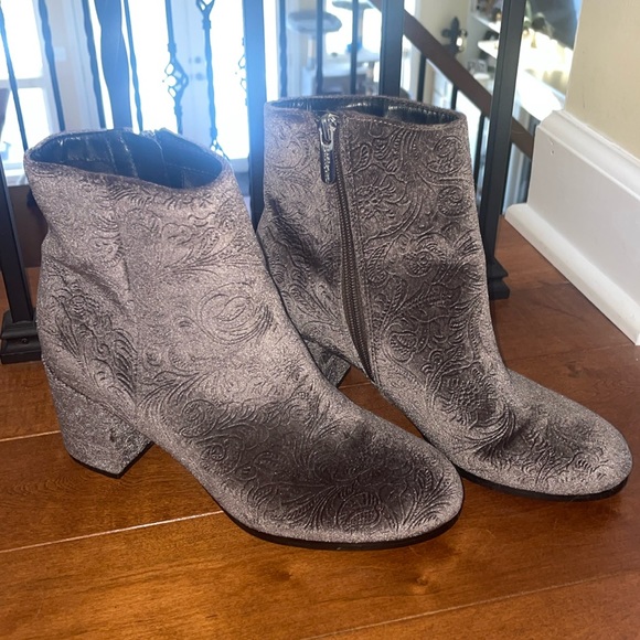 Grey Velvet Booties - Picture 1 of 9
